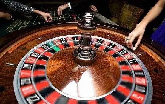 Antarmuka placing bets di meja French Roulette roblo menunjukkan area taruhan dengan jelas